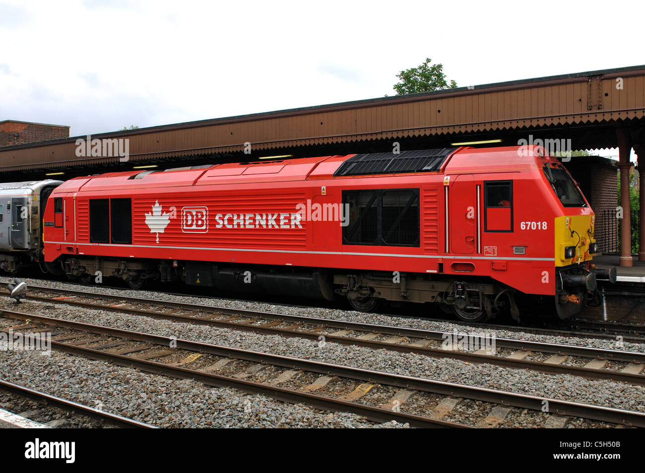 DB Schenker class diesel locomotive tirant 67 Chiltern Railways train, Leamington Spa, Royaume-Uni Banque D'Images