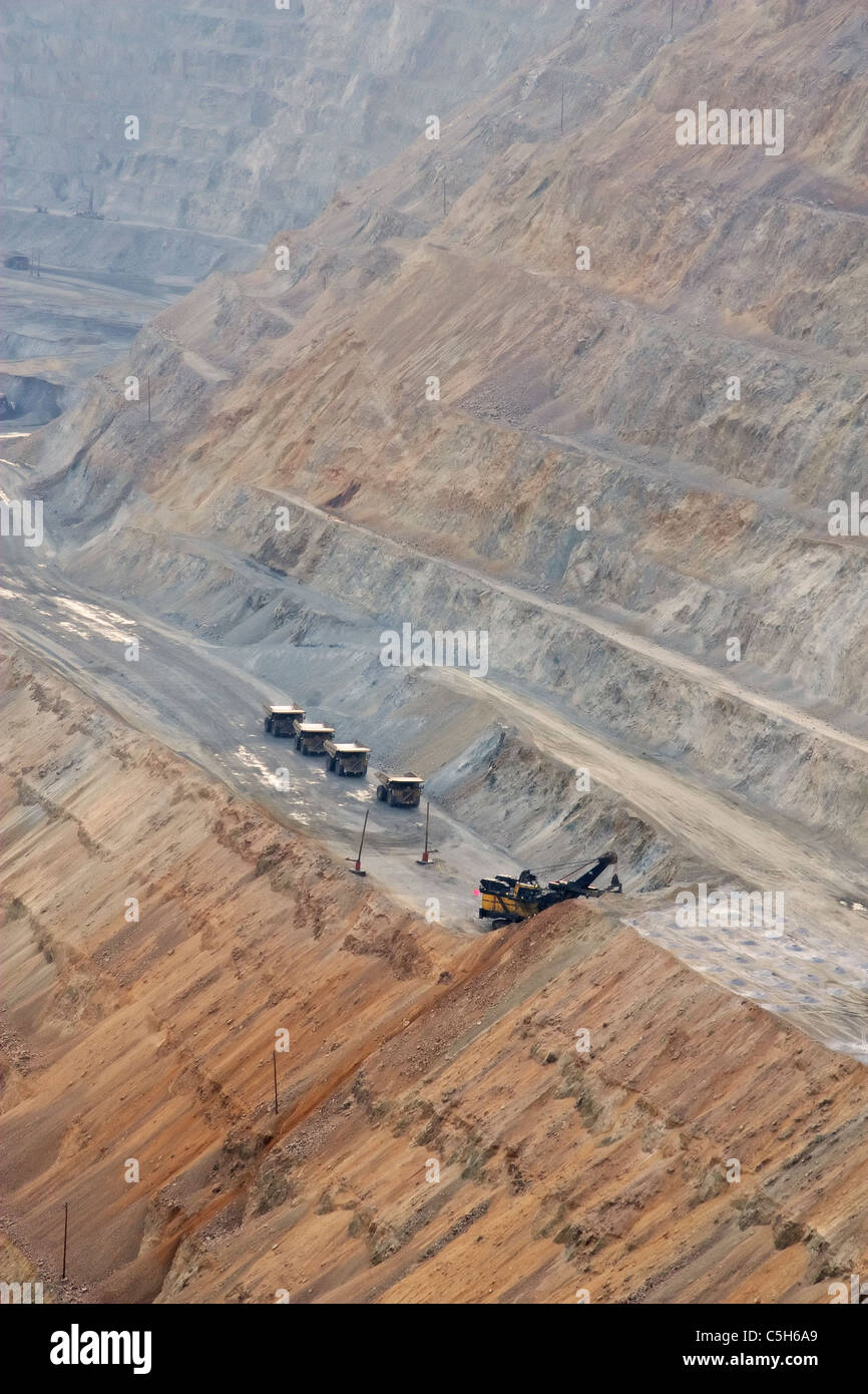 La mine de Bingham Canyon, ou Kennecott Copper Mine, à Salt Lake City, Utah, est le 2ème plus grand producteur de cuivre aux ETATS UNIS. Banque D'Images