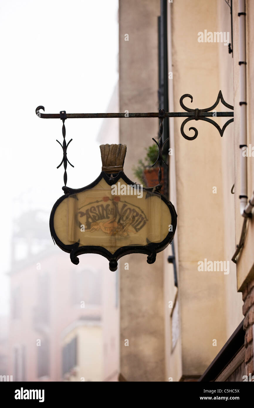 Un panneau décoratif, Dorsoduro, Venise, Italie Banque D'Images