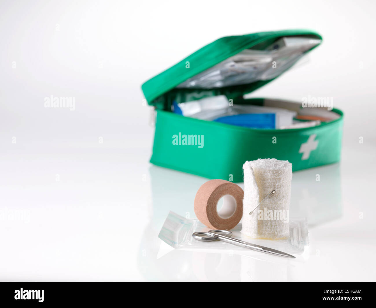 Trousse de premiers soins Banque D'Images