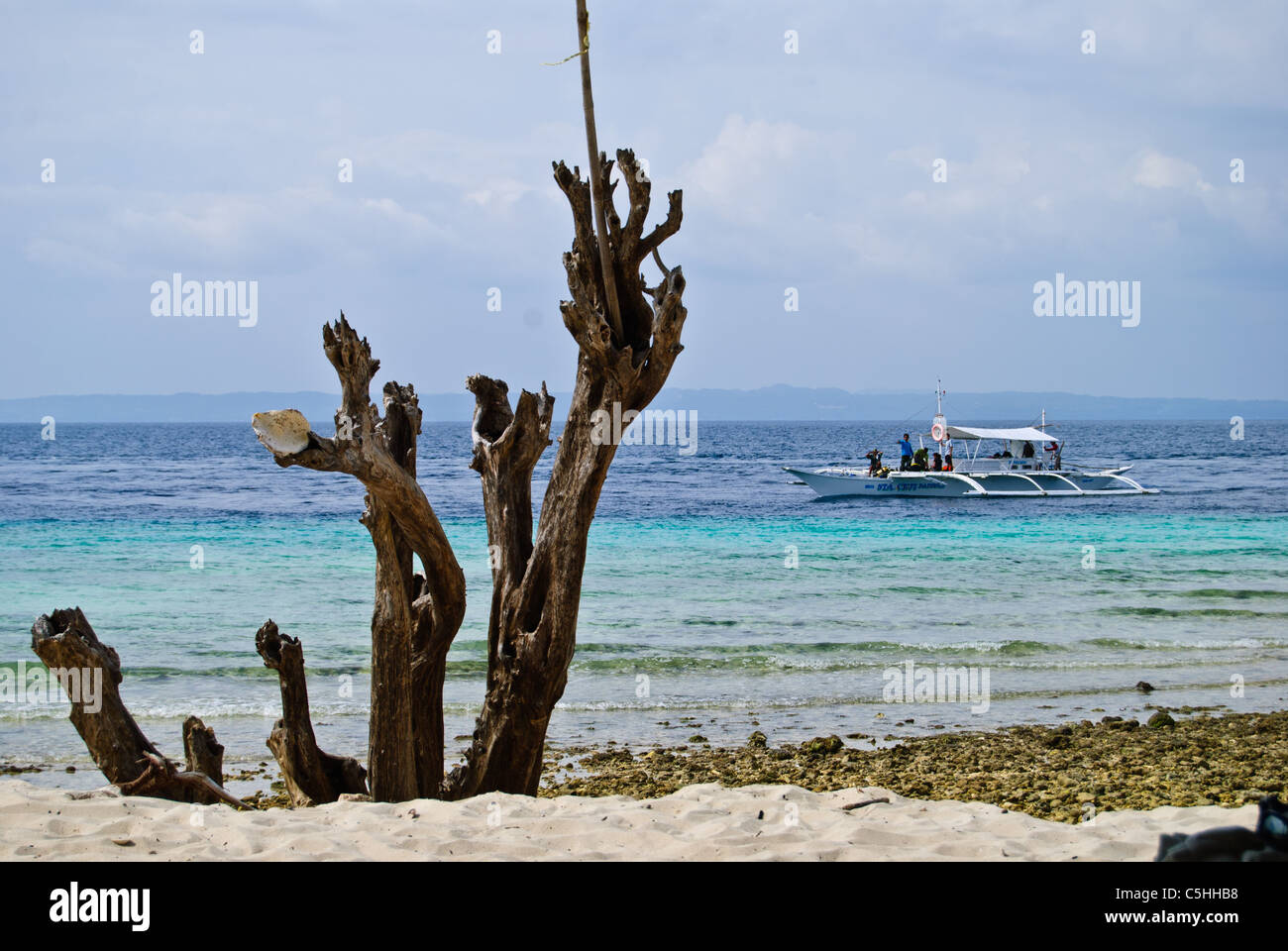 Vue depuis l'île de Pamilacan, Bohol, Philippines Banque D'Images