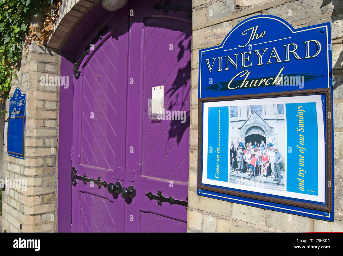 Affichage et entrée à l'église vineyard, Richmond upon Thames, Surrey, Angleterre Banque D'Images