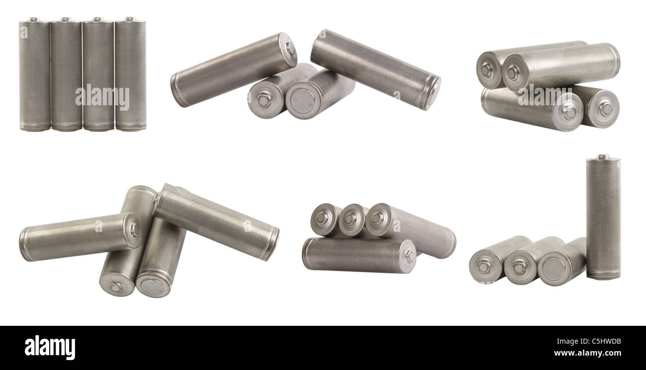 Batterie alcaline organiser dans différentes forme sur fond blanc Banque D'Images