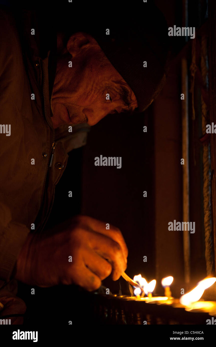 Nouvelle Année ladakhis. En raison de les inondations du mois d'août, il n'y a pas de célébrations publiques. Les gens de marquer l'occasion tranquillement à la maison. Banque D'Images