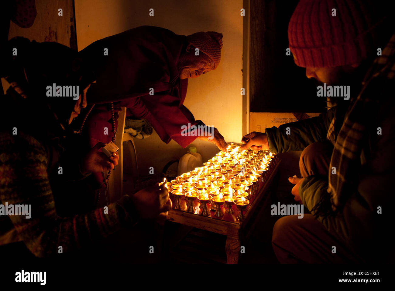 Nouvelle Année ladakhis. En raison de les inondations du mois d'août, il n'y a pas de célébrations publiques. Les gens de marquer l'occasion tranquillement à la maison. Banque D'Images