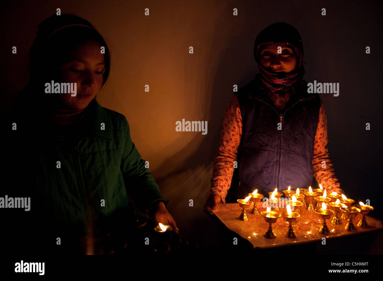 Nouvelle Année ladakhis. En raison de les inondations du mois d'août, il n'y a pas de célébrations publiques. Les gens de marquer l'occasion tranquillement à la maison. Banque D'Images