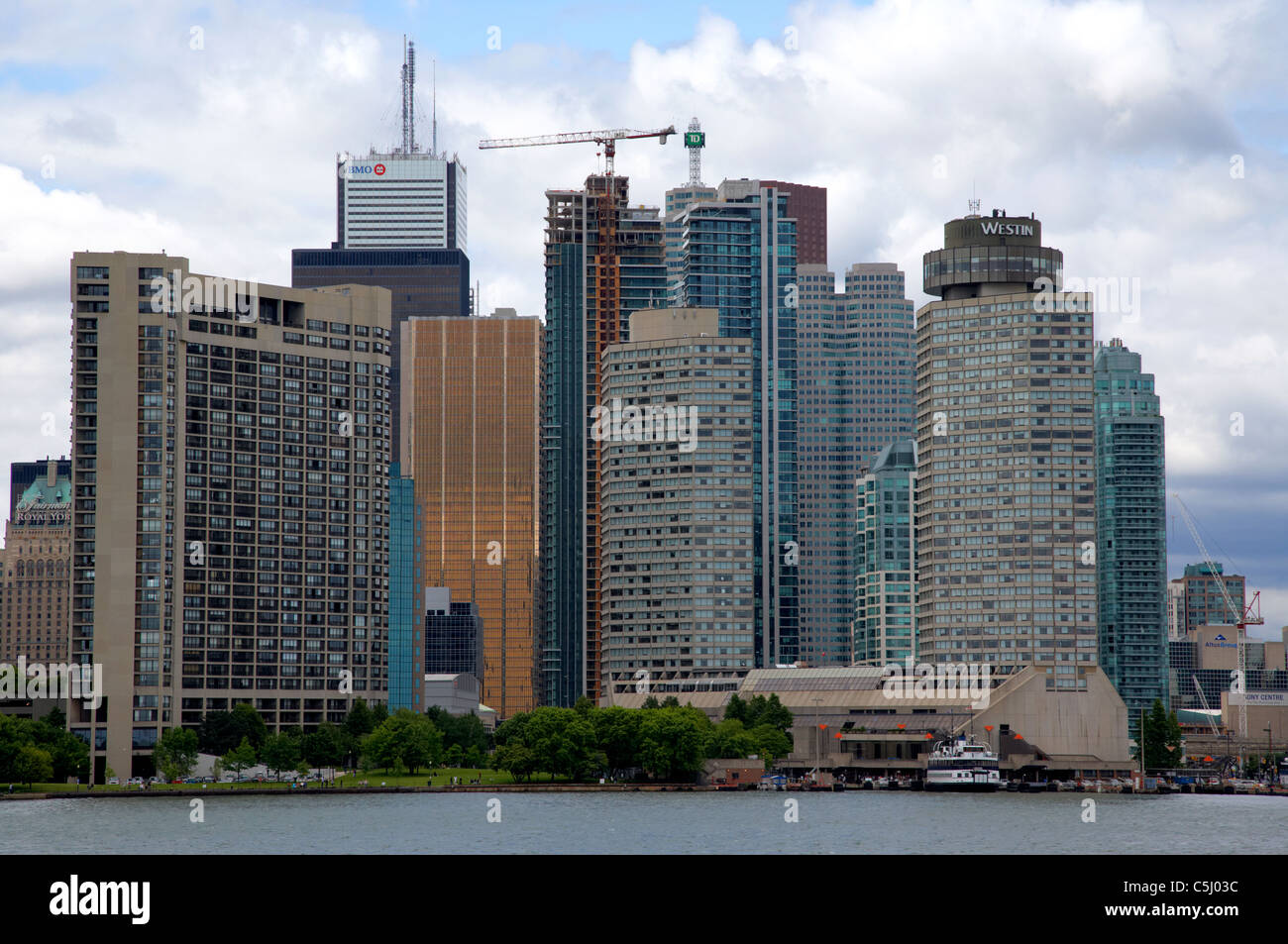 Quartier financier de la ville de Toronto y compris l'hôtel Westin Harbour Castle Toronto comme vue du lac Ontario canada Banque D'Images