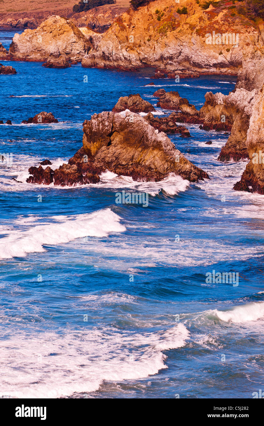 La côte rocheuse de la côte de Big Sur, Big Sur, Californie Banque D'Images
