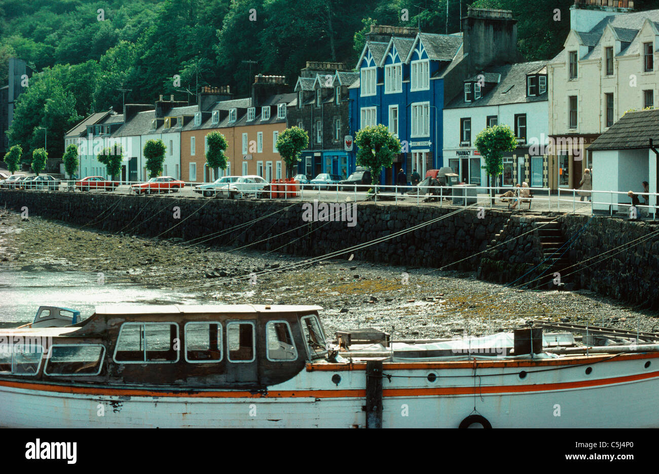 La rue principale de Tobermory, 'capital' de l'île de Mull, dans l'ouest de l'Ecosse, Royaume-Uni. Banque D'Images