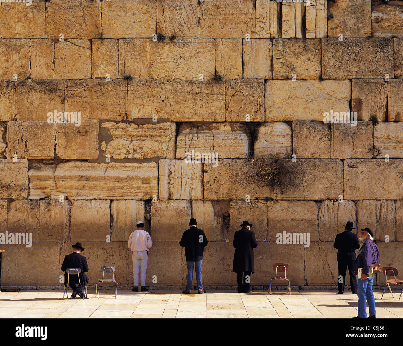 Les juifs prier au Mur occidental (Mur des lamentations), Jérusalem, Israël. Banque D'Images
