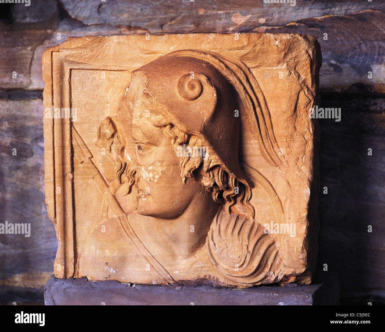 Fragment de sculpture romaine exposées dans le musée de l'informel à Petra, en Jordanie. Les Romains ont été l'un des conquérants et Banque D'Images
