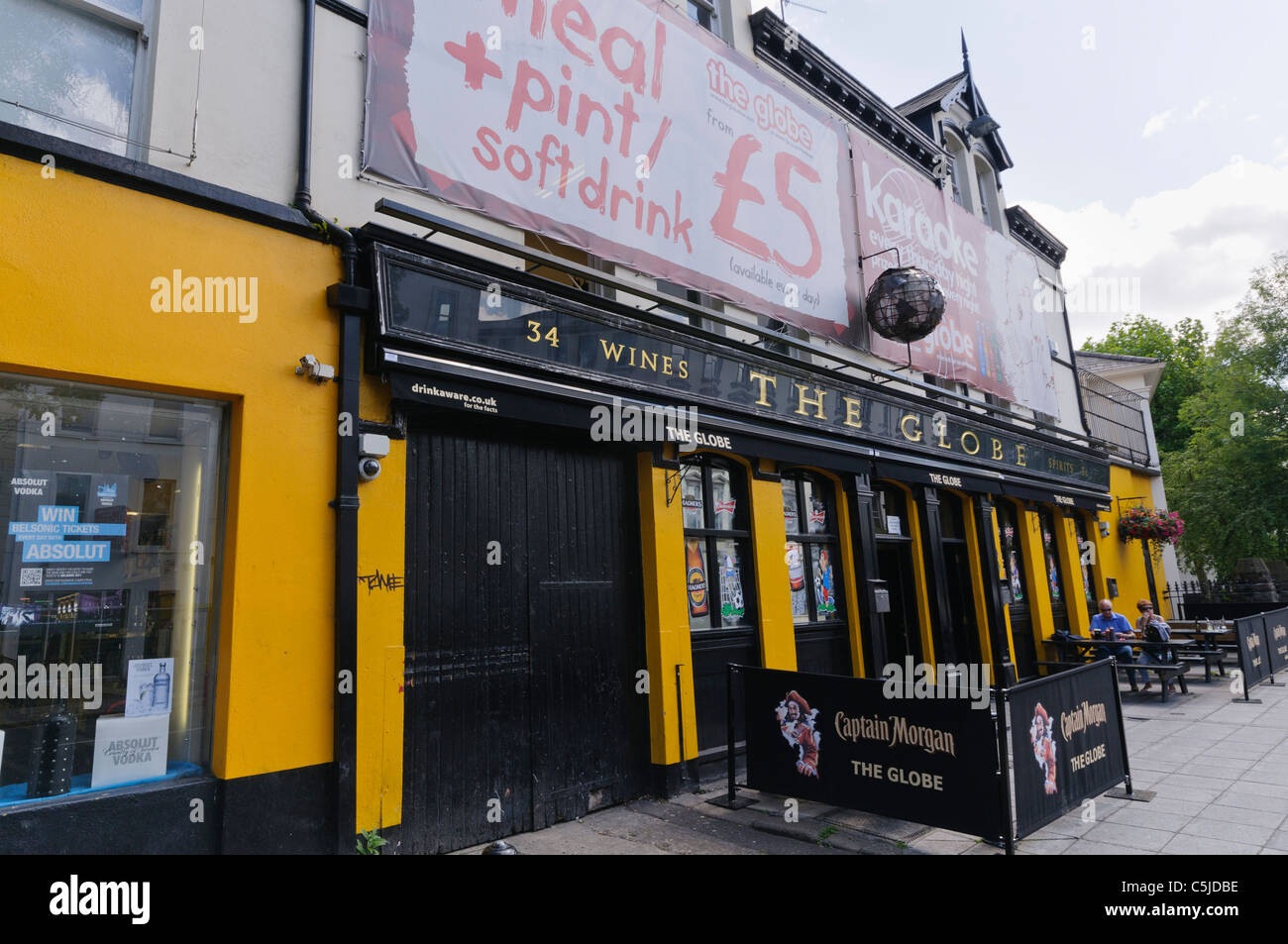 Le Globe Bar, la rue University, Belfast Banque D'Images