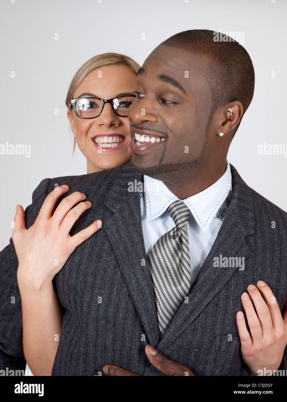 Mixed Race couple romantique, avec l'homme noir et blanc femme Banque D'Images