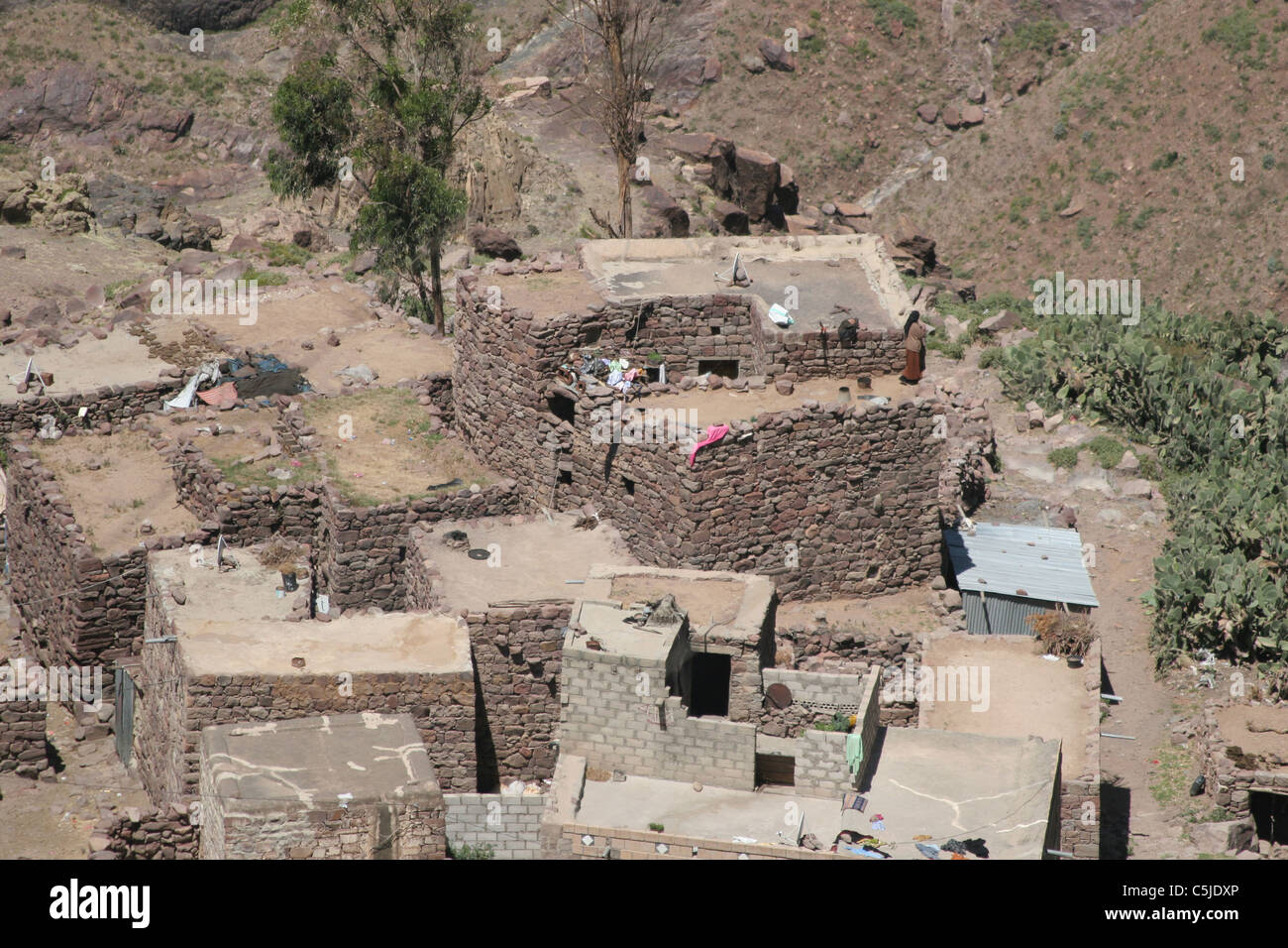 Maisons dans une région rurale du Yémen, dans la péninsule arabe, Moyen-Orient Banque D'Images