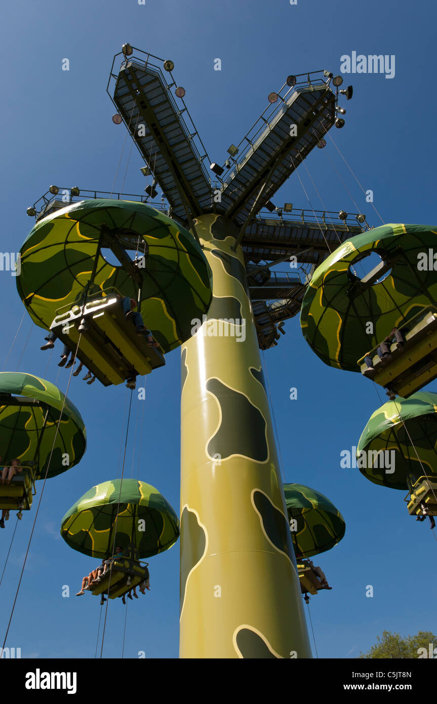 Le Toy Soldiers parachute drop ride dans Toy Story Playland au Walt Disney Studios à Disneyland