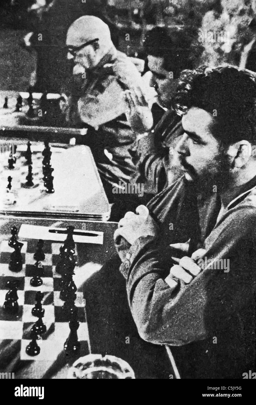 Ernesto Guevara de la Serna jouer aux échecs Banque D'Images