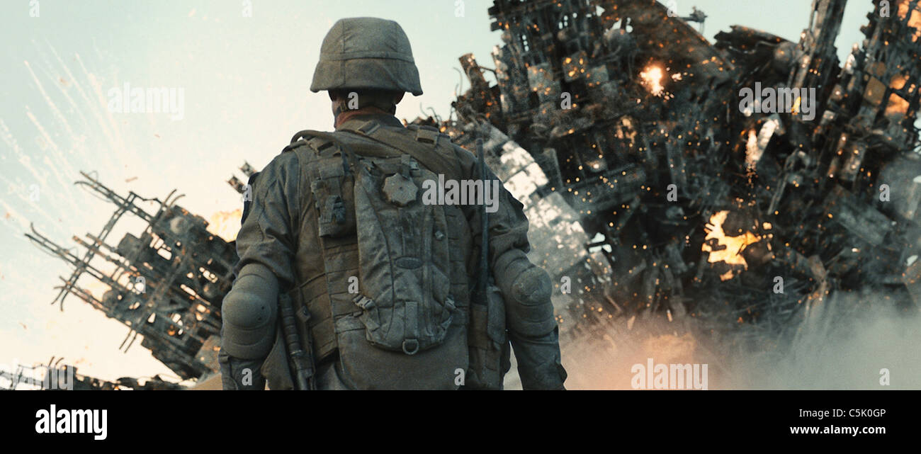 BATTLE LOS ANGELES (2011) Aaron Eckhart JONATHAN LIEBESMAN (DIR) 005MOVIESTORE COLLECTION LTD Banque D'Images