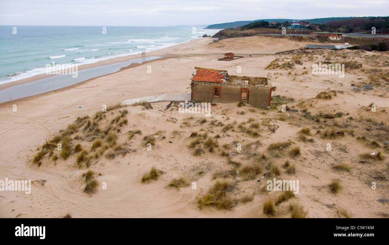 Cabane Sur La Plage Par Antenne Sile Cote De La Mer Noire D
