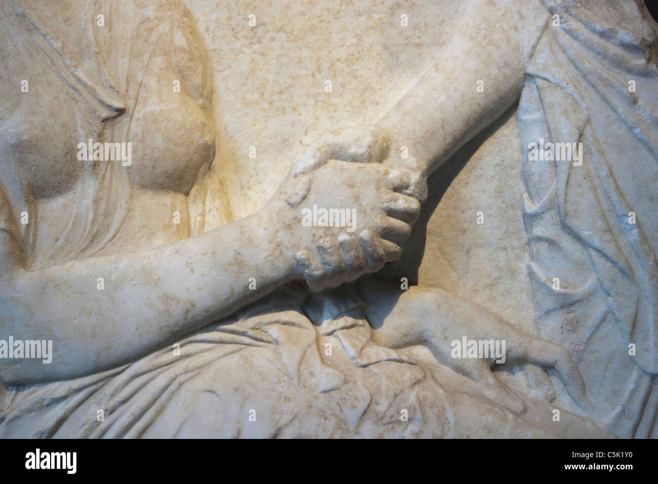 Stèle funéraire attique avec scène d'adieu, le marbre, de Rhodes, période classique, deuxième moitié du cinquième siècle avant J.-C., Banque D'Images