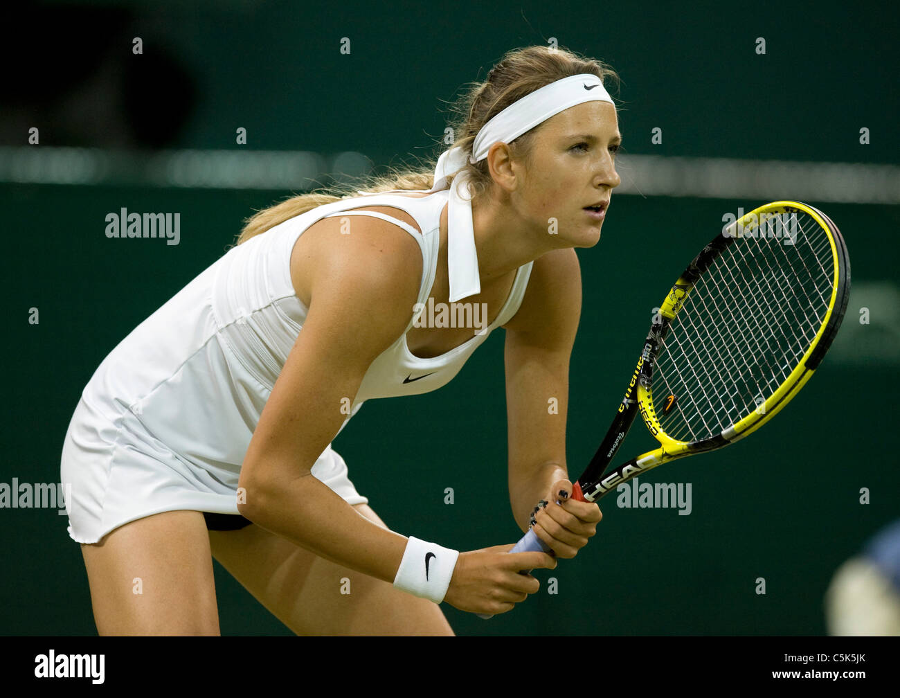 Victoria Azarenka (BLR) en action lors de l'édition 2011 des Championnats de tennis de Wimbledon Banque D'Images