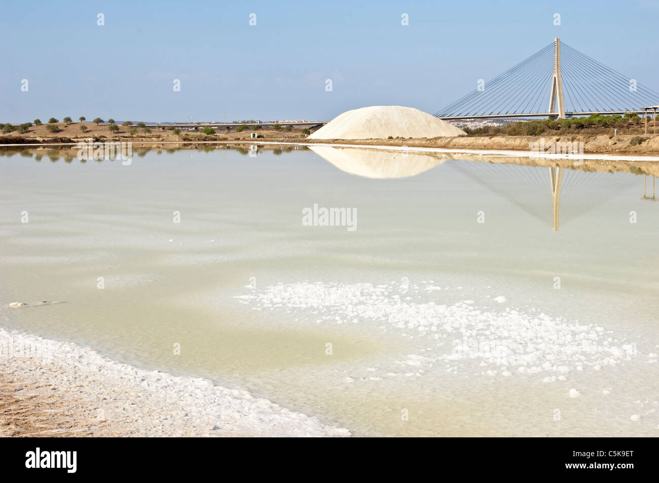 Les étangs d'évaporation de sel, Castro Marim, Algarve, Portugal Banque D'Images