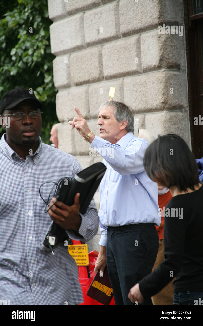 Prédicateur religieux sur Henry Street à Dublin en Irlande Banque D'Images