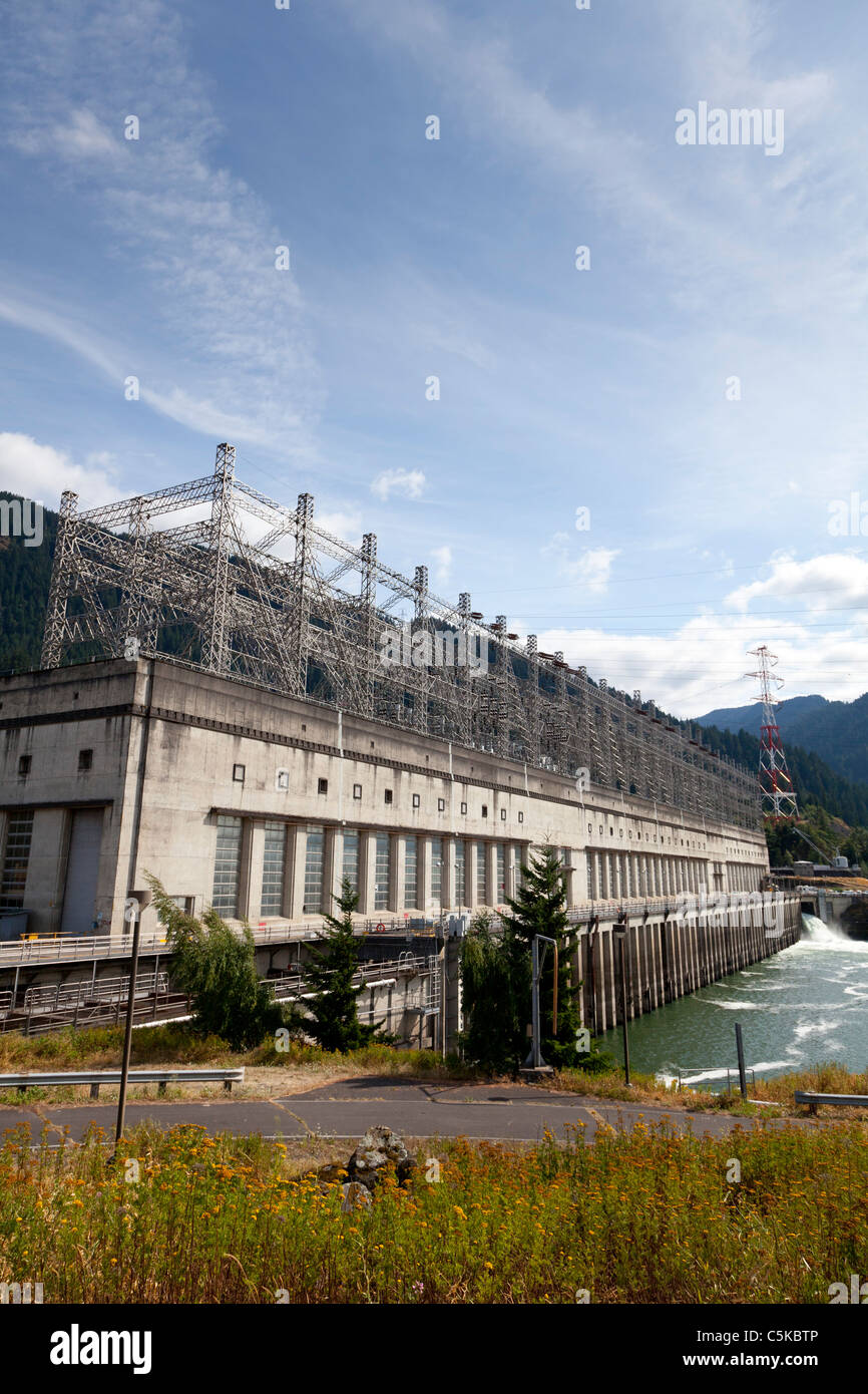 Barrage de Bonneville Columbia River Gorge Oregon Washington boarder USA Banque D'Images