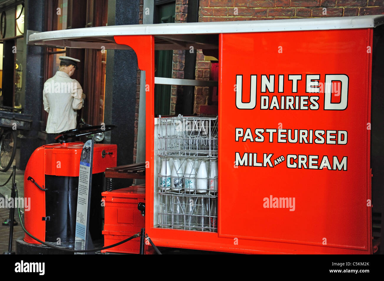 Flotteur lait au National Motor Museum, Beaulieu, New Forest, Hampshire, Angleterre, Royaume-Uni Banque D'Images