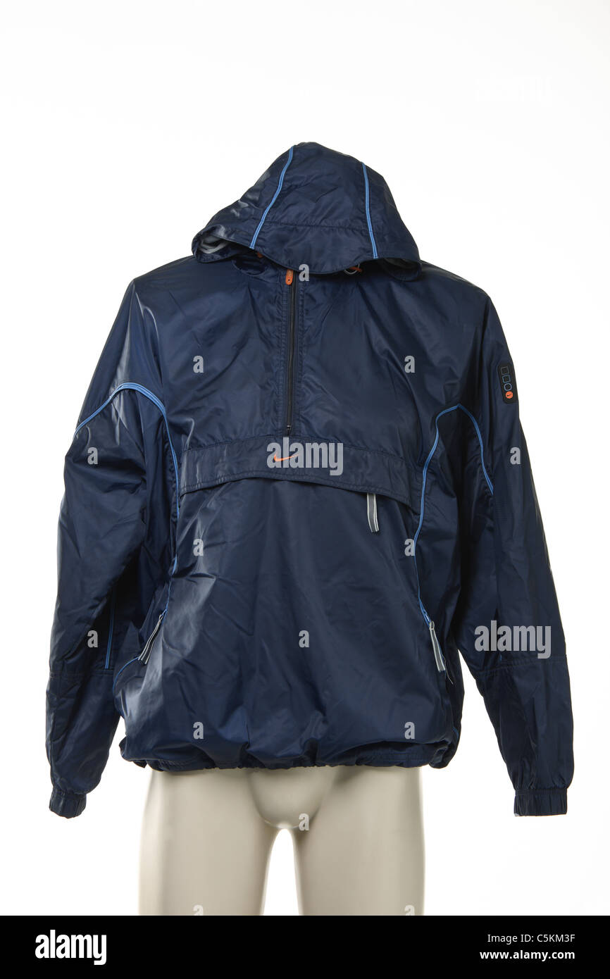 Hommes Vêtements de sport Nike veste de pluie de frais généraux de cagoule en nylon bleu à partir des années 1990. Banque D'Images