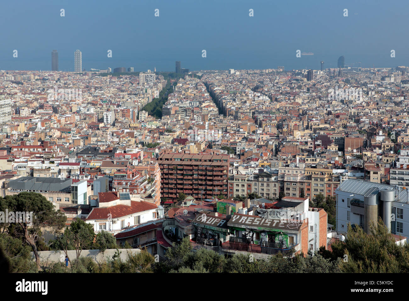 Vue de la ville de Parc Guell, Barcelone, Catalogne, Espagne Banque D'Images