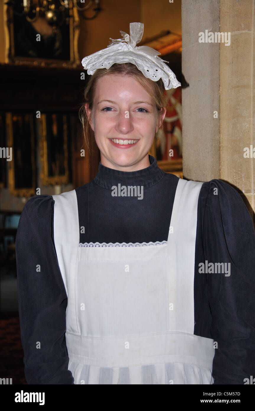 Femme de l'époque victorienne, Palace House, Beaulieu, New Forest District, Hampshire, Angleterre, Royaume-Uni Banque D'Images
