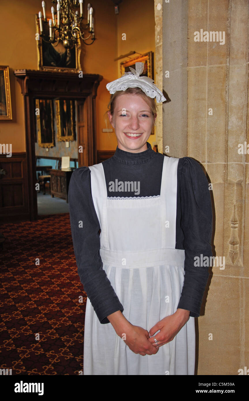 Femme de l'époque victorienne, Palace House, Beaulieu, New Forest District, Hampshire, Angleterre, Royaume-Uni Banque D'Images