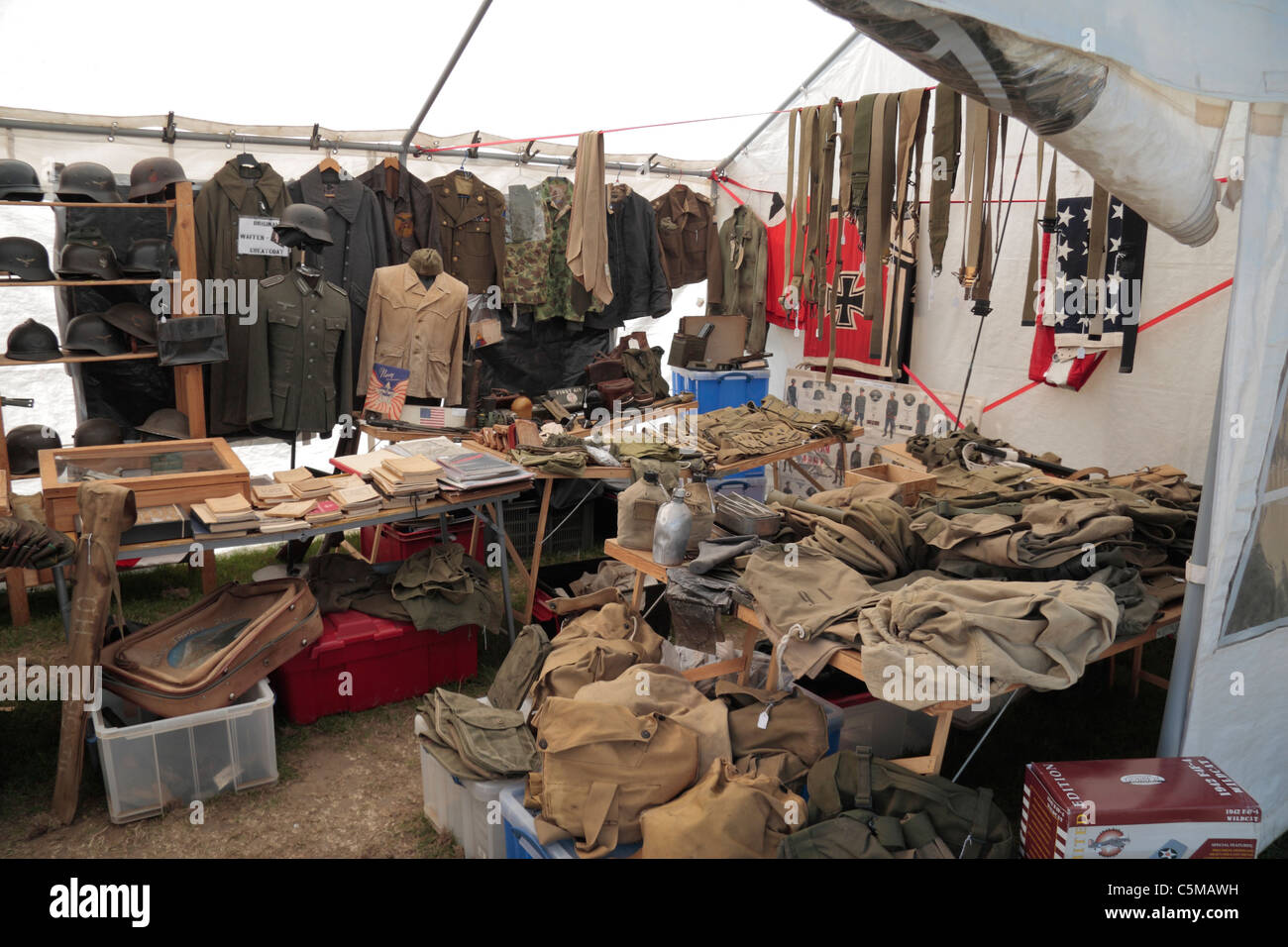 Une guerre mondiale deux encadrés décroche à la guerre de 2011 et à la paix, Hop Farm Paddock Wood, Kent, UK. Banque D'Images