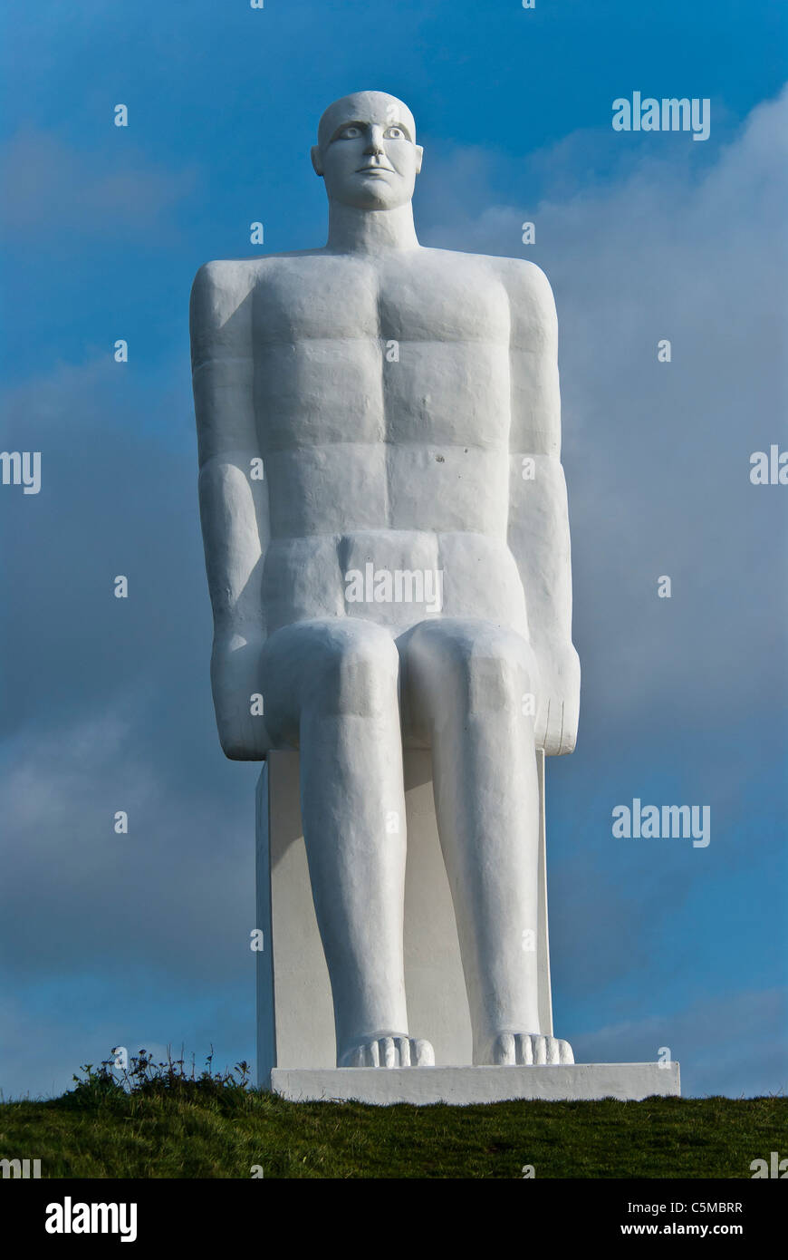 Sculpture unique du groupe - L'HOMME ET LA MER - de Svend Wiig Hansen, au port d'Esbjerg, Jutland, Danemark Banque D'Images