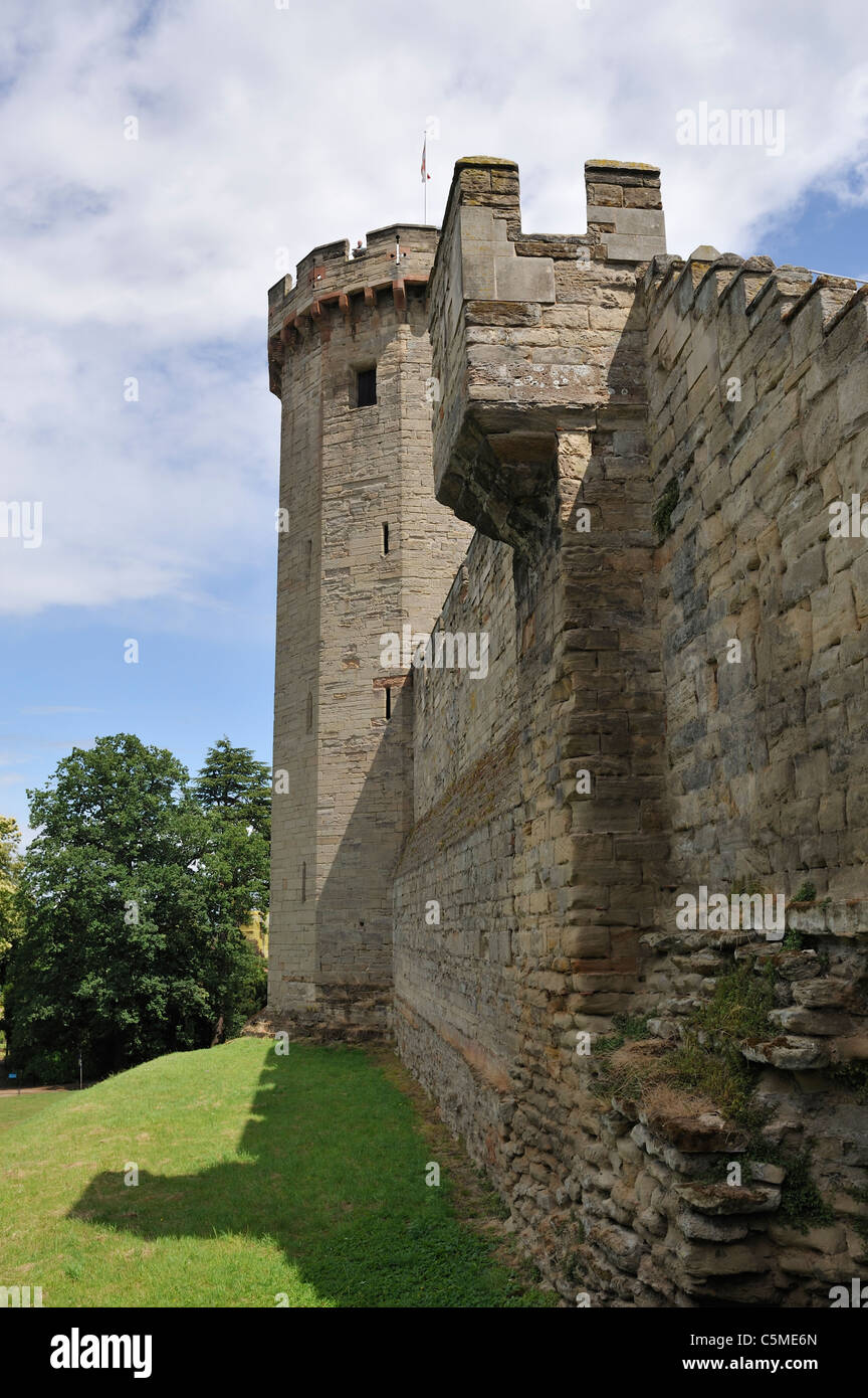 Guy's Tower et un nid de projection du mur, le château de Warwick, Angleterre 110706 39564  Banque D'Images