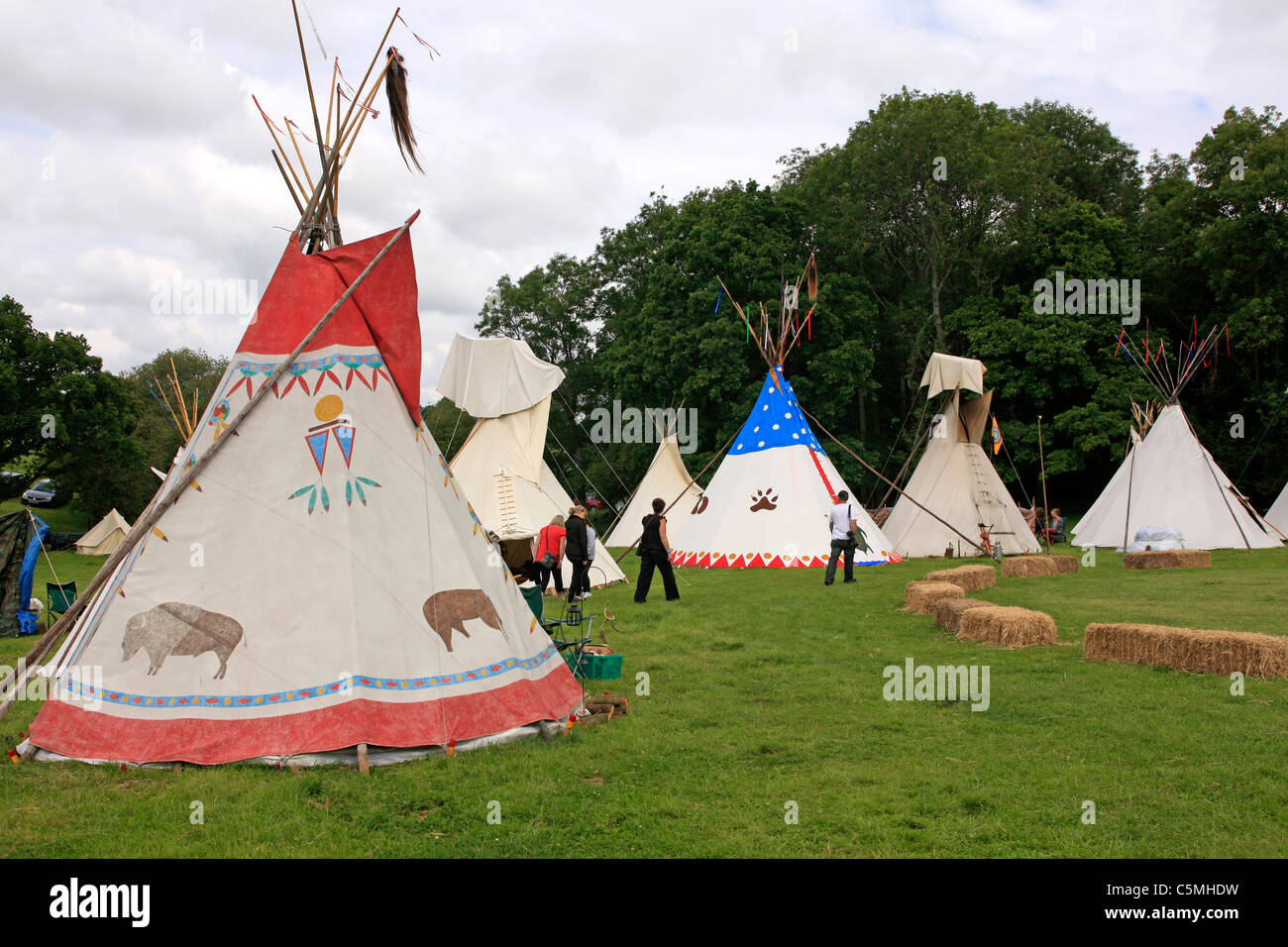 Tipi est sur un Native American Indian Reservation Photo Stock - Alamy