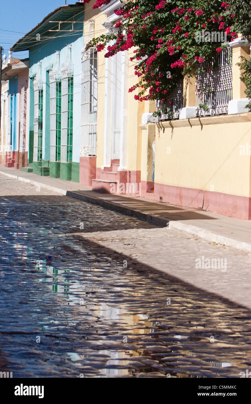 Cuba, Trinidad. Scène de rue, des couleurs pastel. Banque D'Images