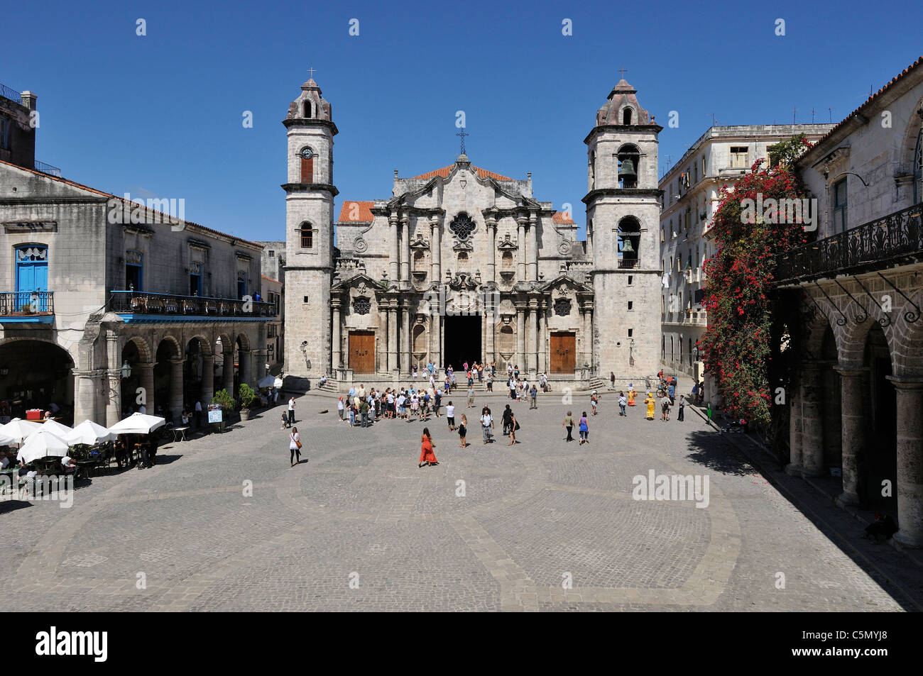 La Havane. Cuba. Habana Vieja / La Vieille Havane. La Catedral de La Habana, Plaza de la Catedral. Banque D'Images