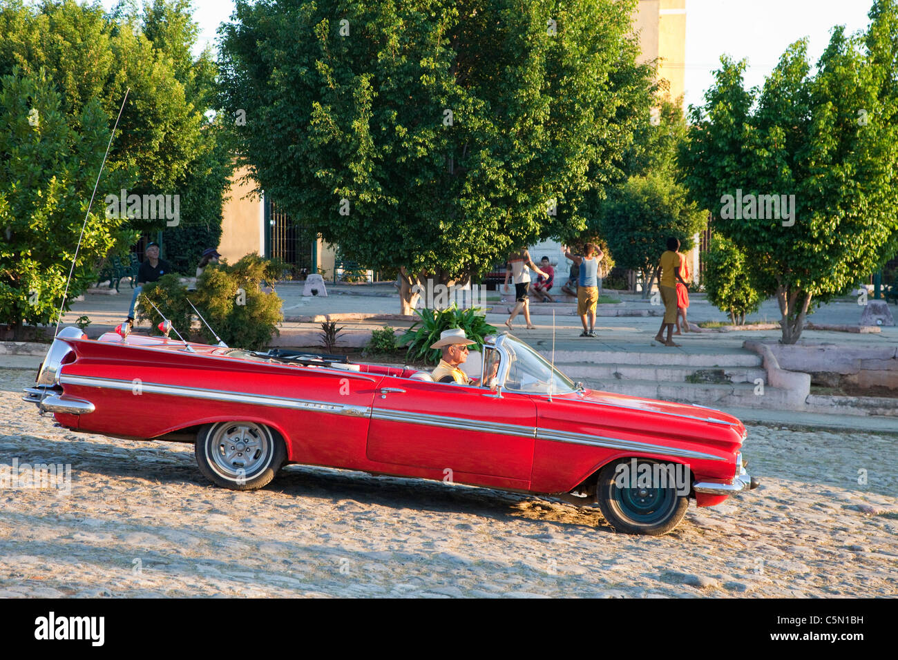 Cuba, Trinidad. 1959 Chevrolet Impala. Banque D'Images