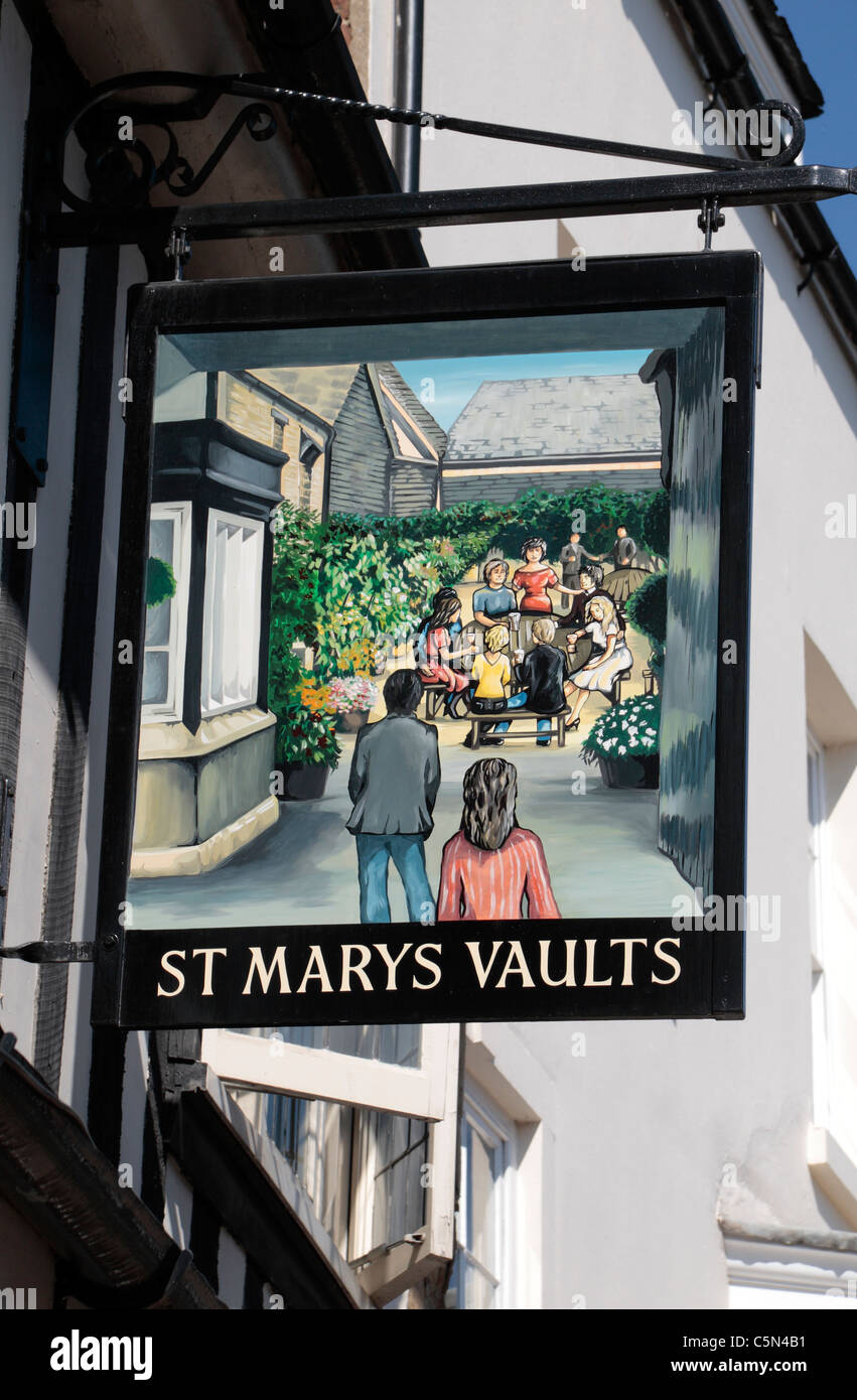Signer pour St Marks Vaults public house à Stamford, Lincolnshire, Royaume-Uni.. Banque D'Images