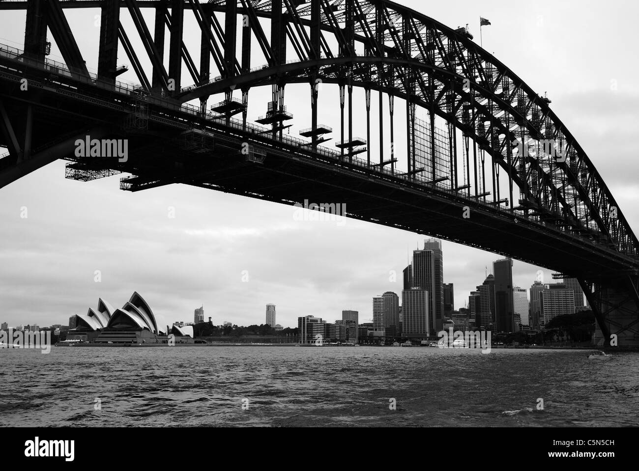 Le Harbour Bridge avec opera house Banque D'Images