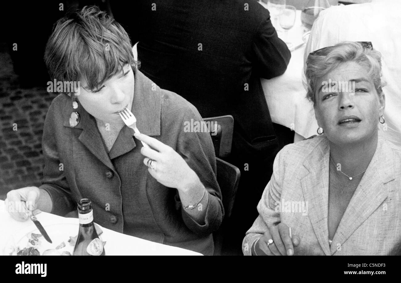 Shirley mclaine, Simone Signoret, 1962 Banque D'Images