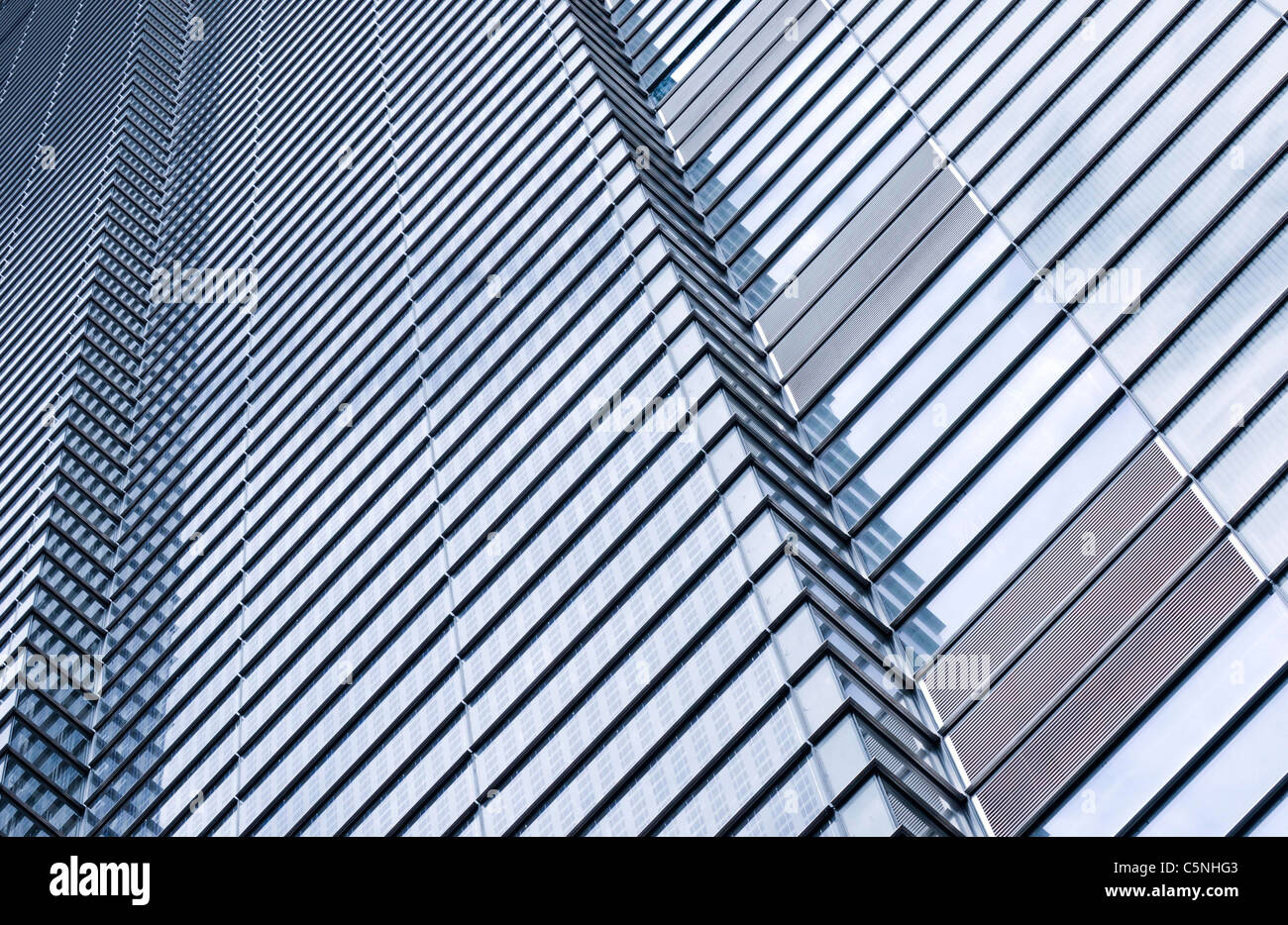 Ciel bleu le racloir en quartier financier de Londres, London, UK Banque D'Images