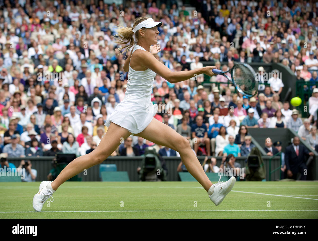 Maria Sharapova (RUS) en action au cours de la Tennis de Wimbledon 2011 Banque D'Images