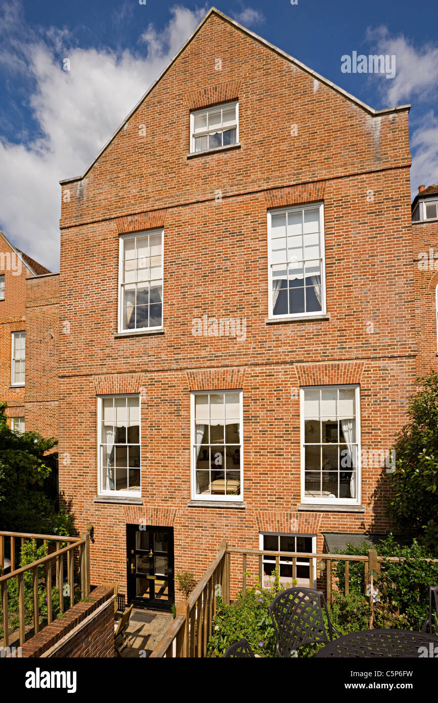 Extérieur d'un vieil anglais maison traditionnelle Banque D'Images