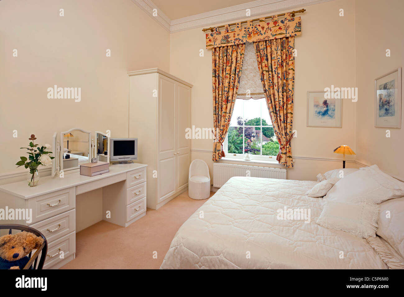 Intérieur d'une chambre à coucher traditionnel anglais Photo Stock - Alamy