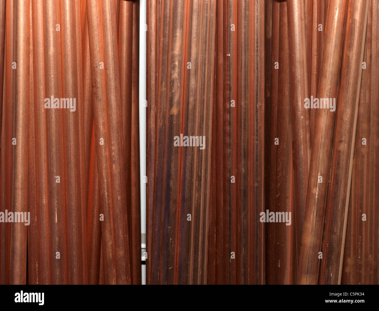 Tubes en cuivre pour le chauffage et la plomberie Banque D'Images