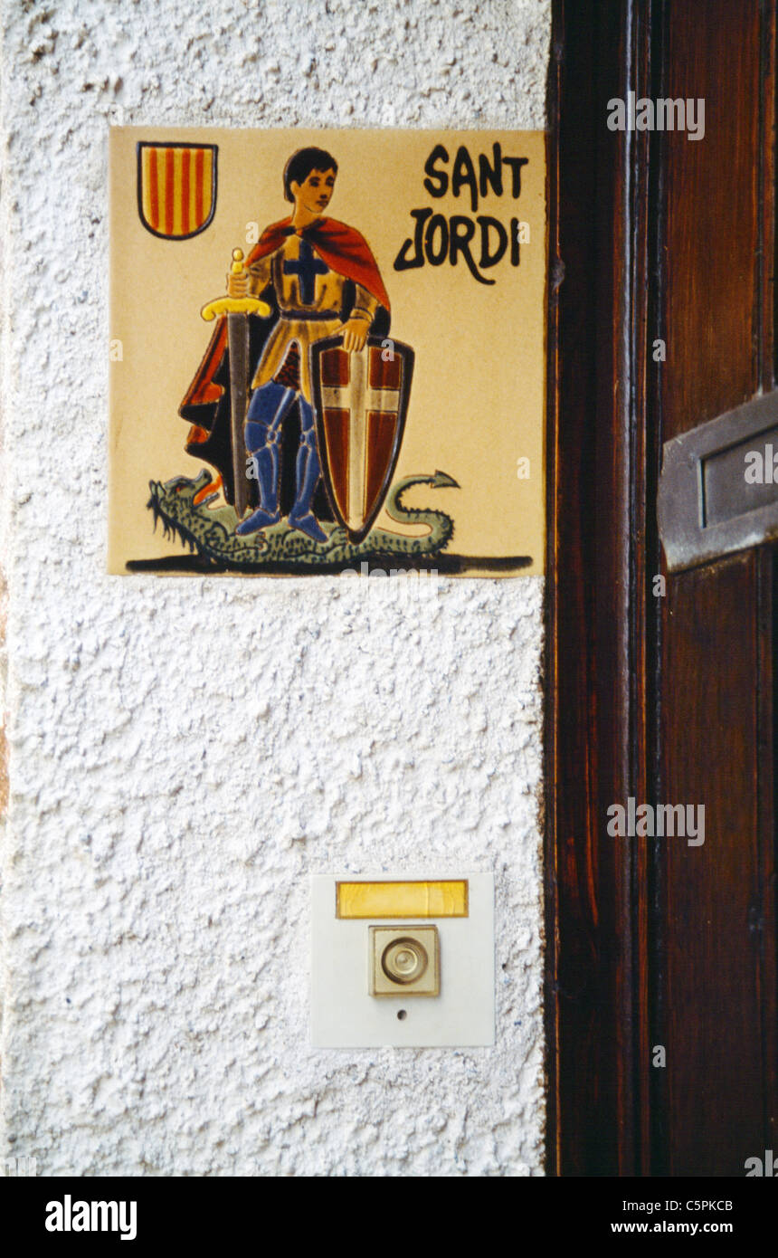 Ceret France Languedoc-Roussillon Image de Saint George et le Dragon au-dessus de porte Banque D'Images