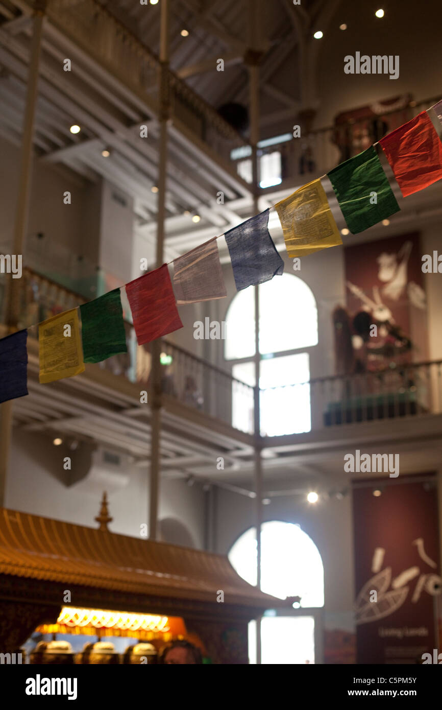 Les drapeaux de prières au Musée National d'Écosse, Chambers Street, Édimbourg Banque D'Images