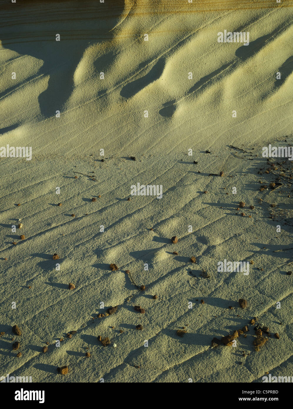 Lignes, Bouddi National Park, NSW Australie. Sydney sculptée naturellement montre une falaise de grès avec tous les blocs en miniture. Banque D'Images